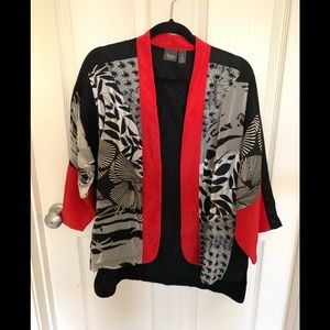 Chico’s Traveler black red white kimono size 1 S M